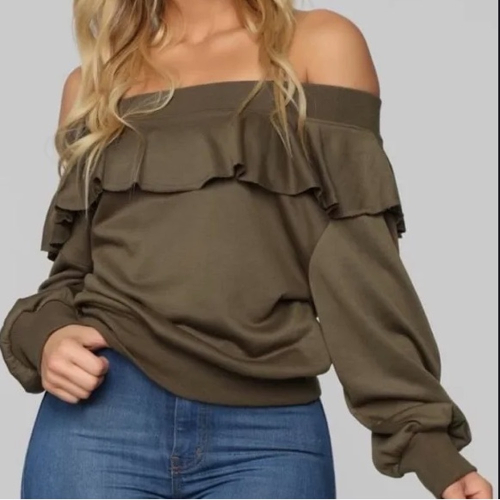 M green Fashion Nova pullover sweatshirt off the shoulder ready for the weekend